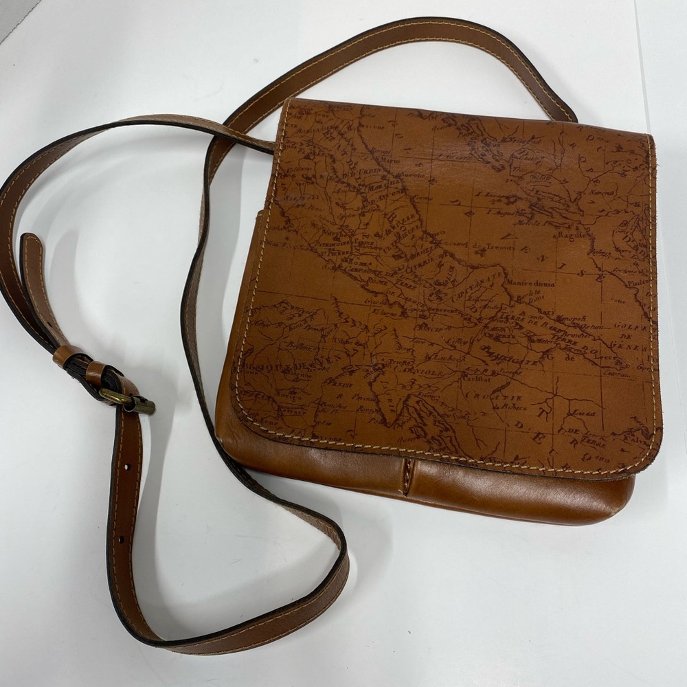 Patricia Nash Brown leather
Granada Crossbody
Signature Map bag 9x9x1